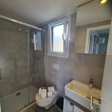 Das Ist Walter House, New 2020! * Osor