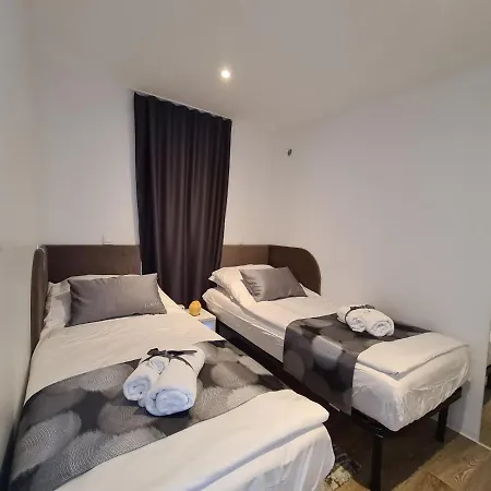 Das Ist Walter House, New 2020! *